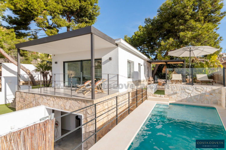 Cozy villa with sea views in Coveta Fumá