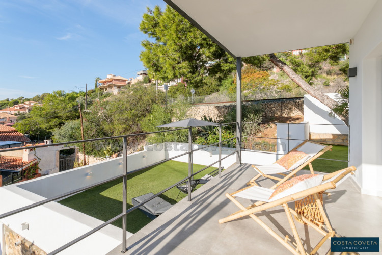 Cozy villa with sea views in Coveta Fumá