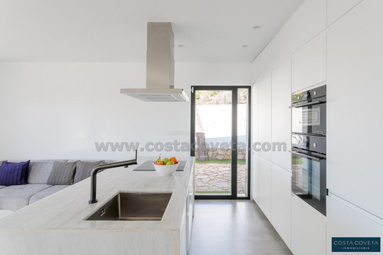 Cozy villa with sea views in Coveta Fumá