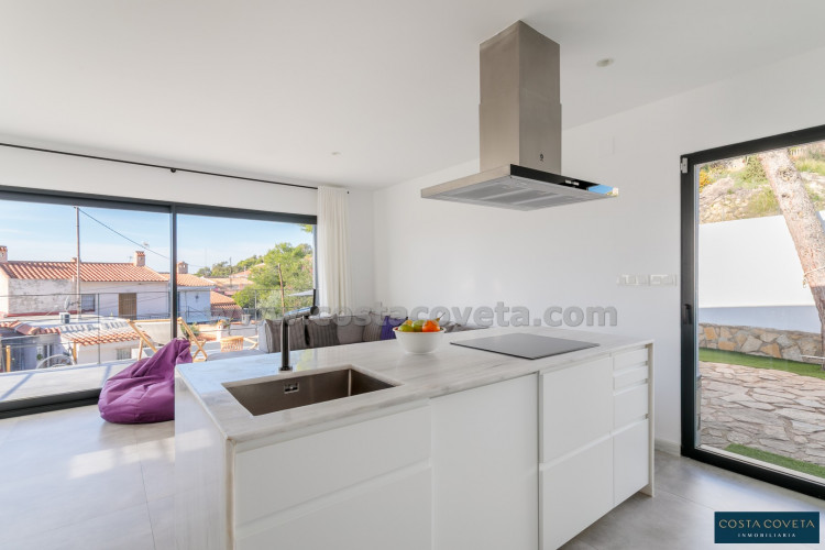 Cozy villa with sea views in Coveta Fumá