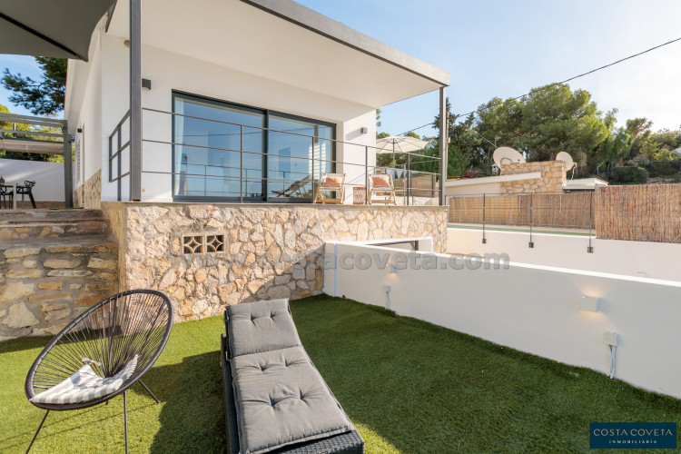 Cozy villa with sea views in Coveta Fumá