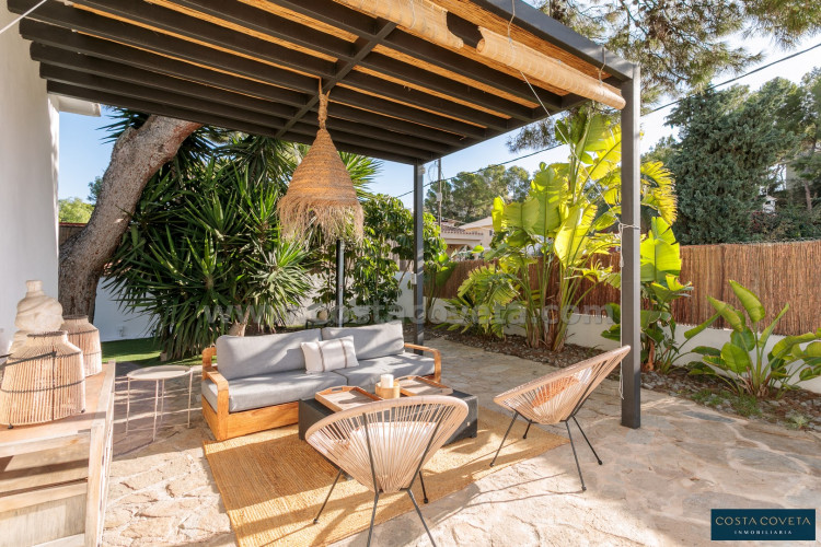 Cozy villa with sea views in Coveta Fumá