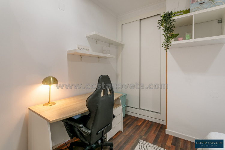 Magnificent detached villa with idyllic sea views