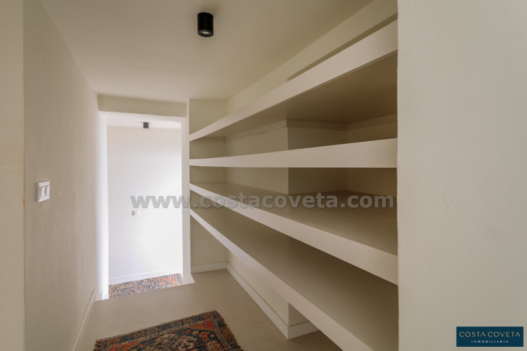 Fantastic beachfront house in Coveta Fumá, El campello.