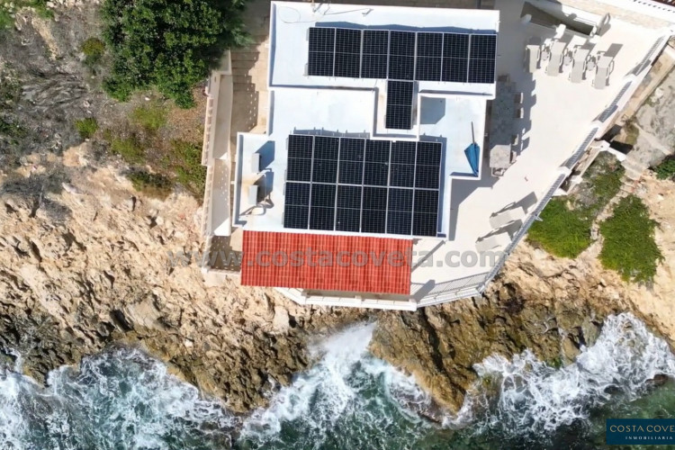 Fantastic beachfront house in Coveta Fumá, El campello.