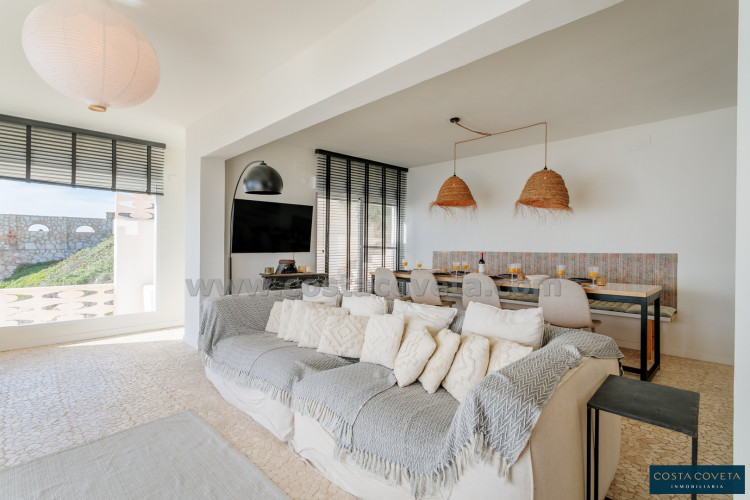 Fantastic beachfront house in Coveta Fumá, El campello.