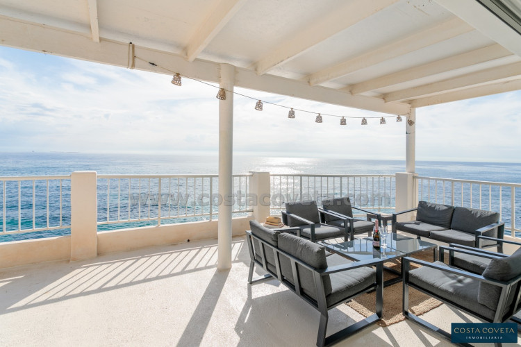 Fantastic beachfront house in Coveta Fumá, El campello.