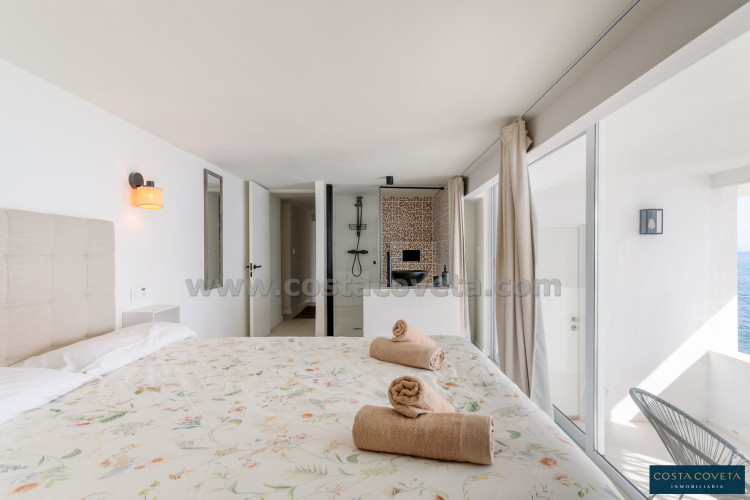 Fantastic beachfront house in Coveta Fumá, El campello.