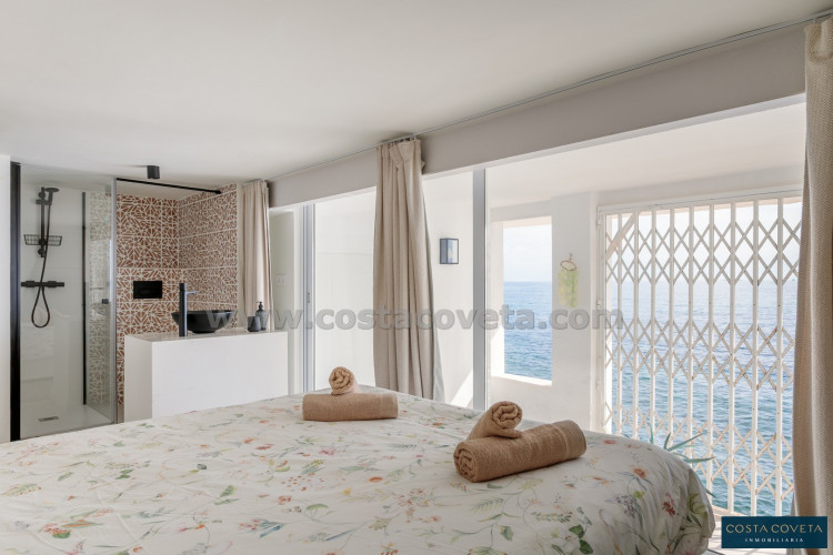 Fantastic beachfront house in Coveta Fumá, El campello.