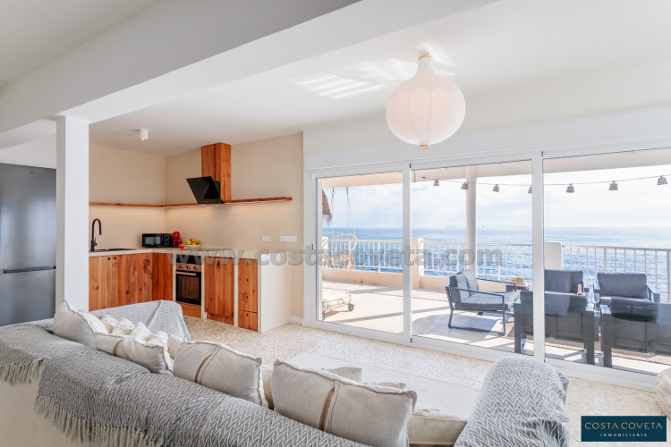 Fantastic beachfront house in Coveta Fumá, El campello.