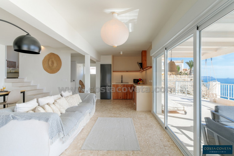 Fantastic beachfront house in Coveta Fumá, El campello.