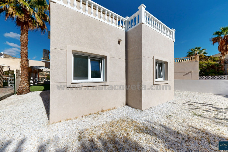 Renovated, modern villa just a few minutes from the sea in El Campello