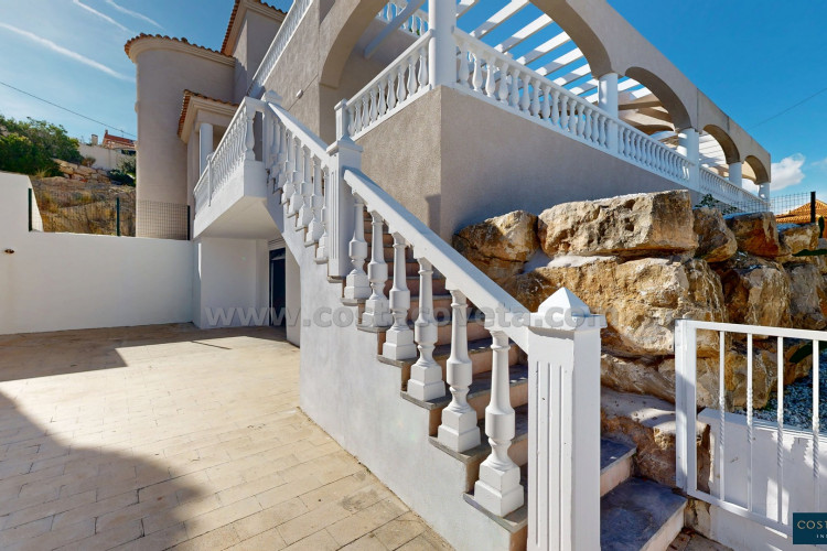 Renovated, modern villa just a few minutes from the sea in El Campello