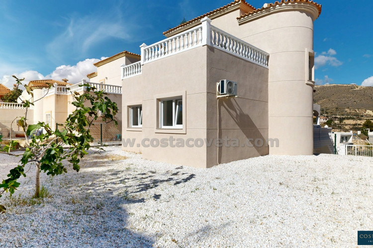 Renovated, modern villa just a few minutes from the sea in El Campello