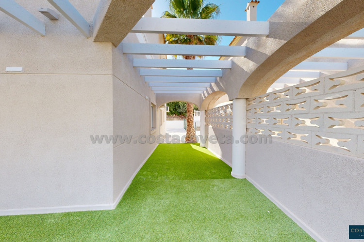 Renovated, modern villa just a few minutes from the sea in El Campello