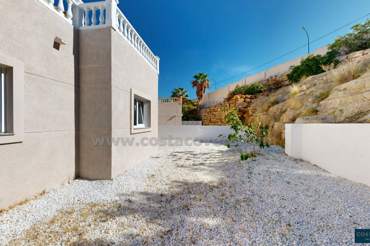 Renovated, modern villa just a few minutes from the sea in El Campello