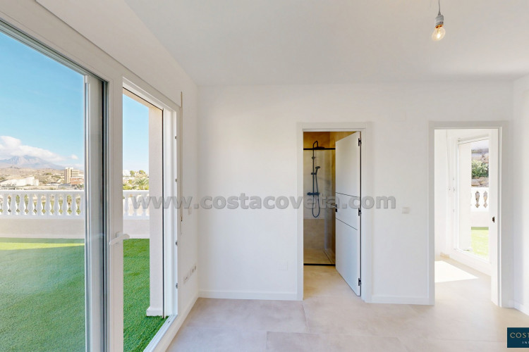 Renovated, modern villa just a few minutes from the sea in El Campello