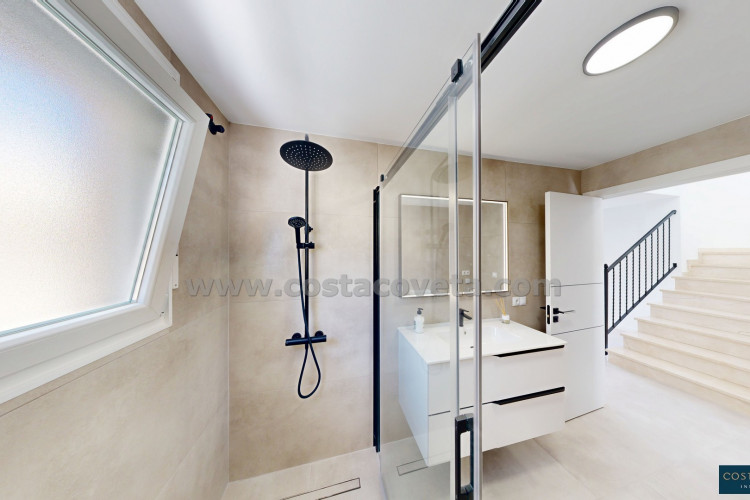 Renovated, modern villa just a few minutes from the sea in El Campello