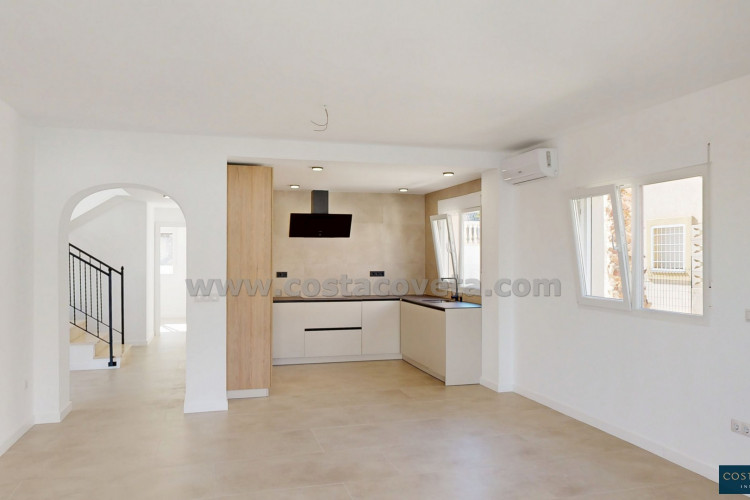 Renovated, modern villa just a few minutes from the sea in El Campello