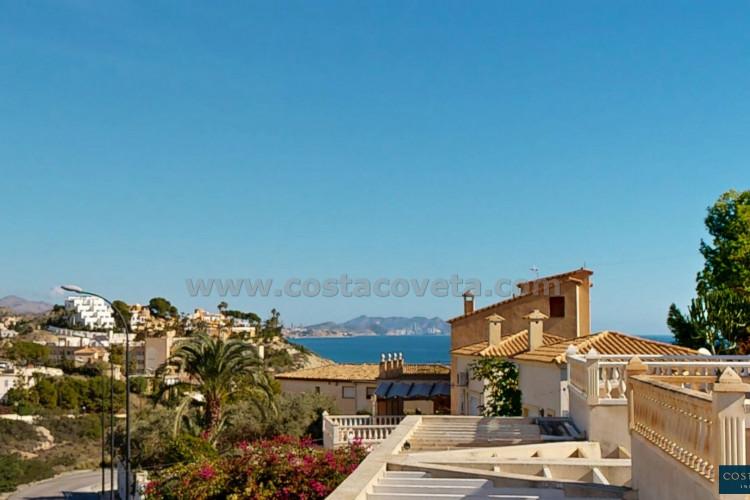 Renovated, modern villa just a few minutes from the sea in El Campello