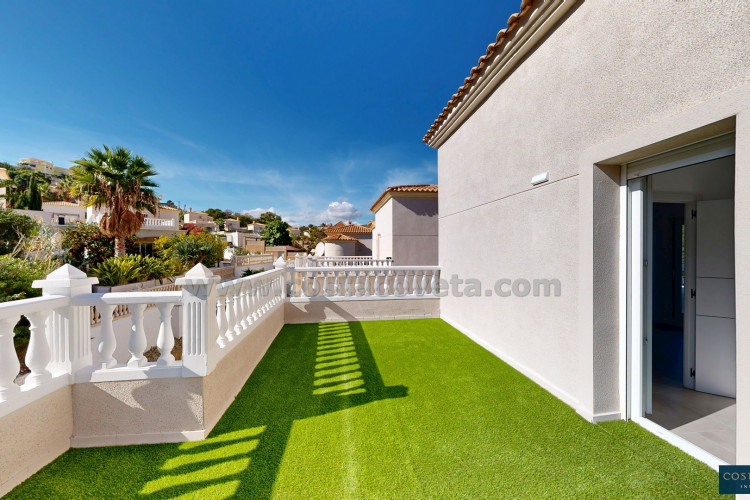 Renovated, modern villa just a few minutes from the sea in El Campello