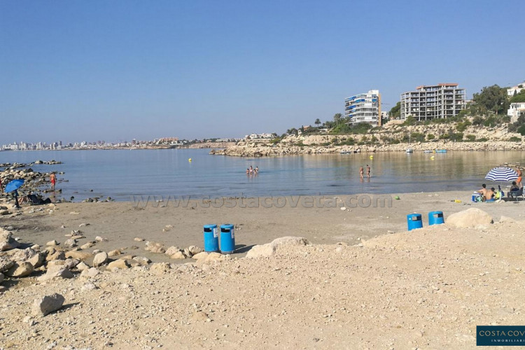 Exclusive beachfront apartment in Covespan – Coveta Fumá