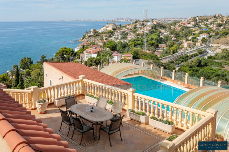 Exclusivo chalet con espectaculares vistas al mar en Coveta Fumá