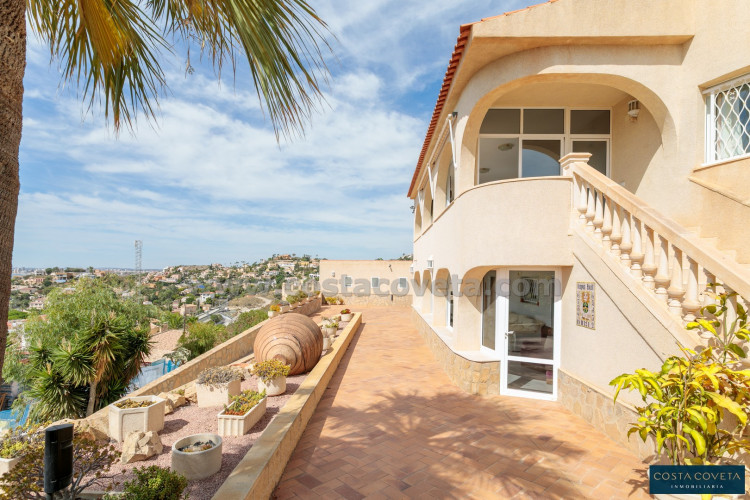 Exclusivo chalet con espectaculares vistas al mar en Coveta Fumá