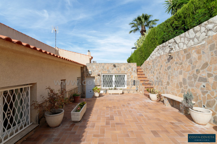 Exclusivo chalet con espectaculares vistas al mar en Coveta Fumá