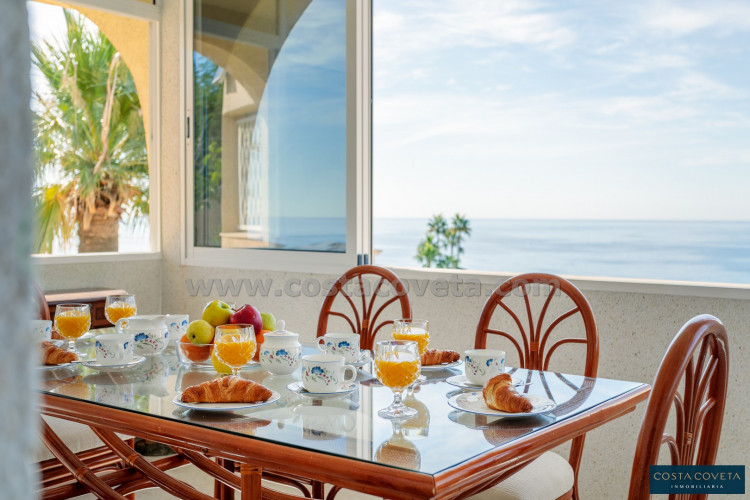 Exclusivo chalet con espectaculares vistas al mar en Coveta Fumá