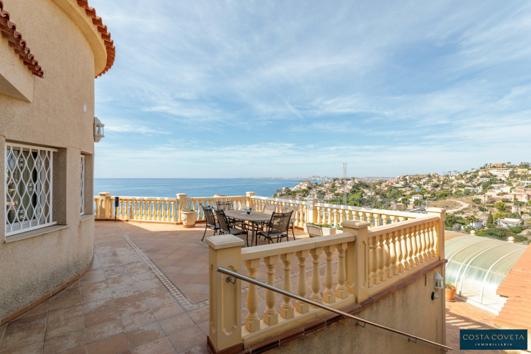 Exclusivo chalet con espectaculares vistas al mar en Coveta Fumá