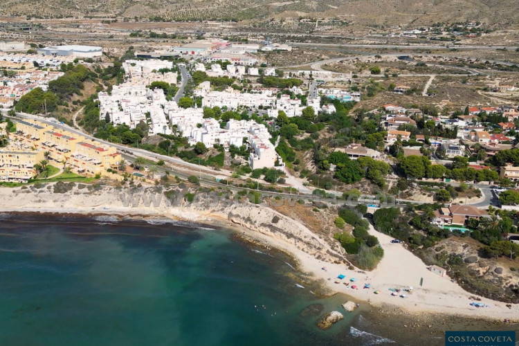 Charming semi-detached house in Alkabir, El Campello.