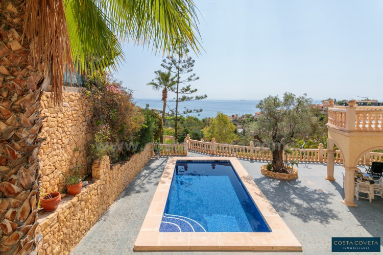 Spectacular Mediterranean villa surrounded by sea views