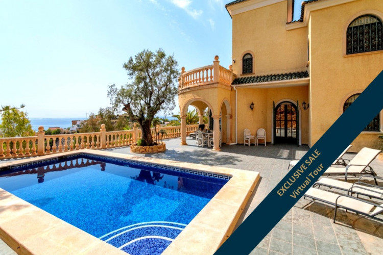 Villa with panoramic ocean views and complete privacy in Coveta Fumá