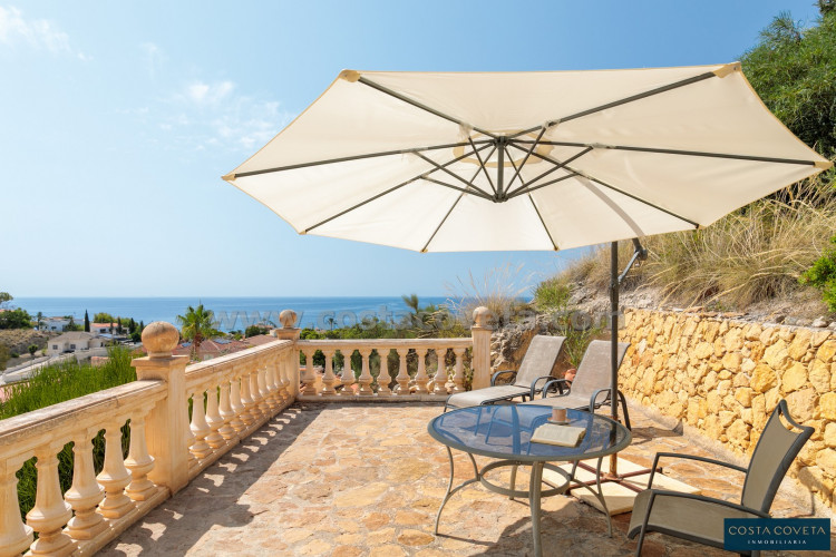 Spectacular Mediterranean villa surrounded by sea views