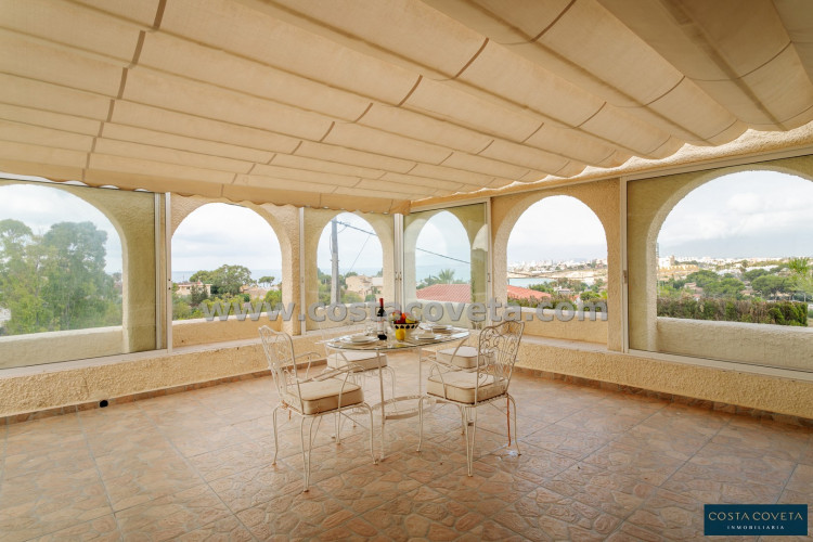 Cozy detached villa in Coveta Fumá with beautiful sea views