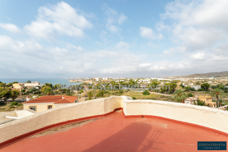 Cozy detached villa in Coveta Fumá with beautiful sea views