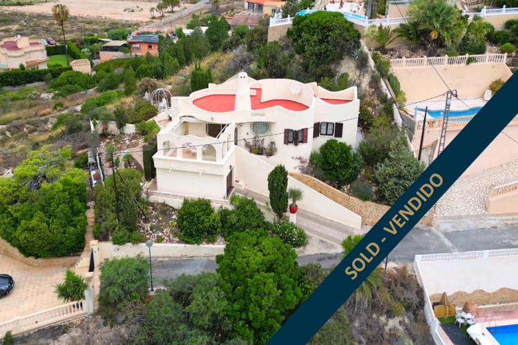 El Campello, Cozy detached villa in Coveta Fumá with beautiful sea views