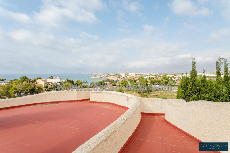 Cozy detached villa in Coveta Fumá with beautiful sea views