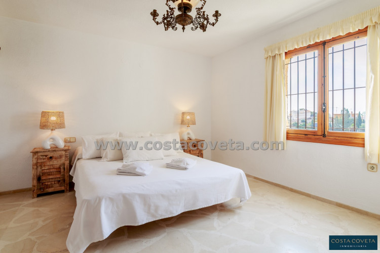 Cozy detached villa in Coveta Fumá with beautiful sea views