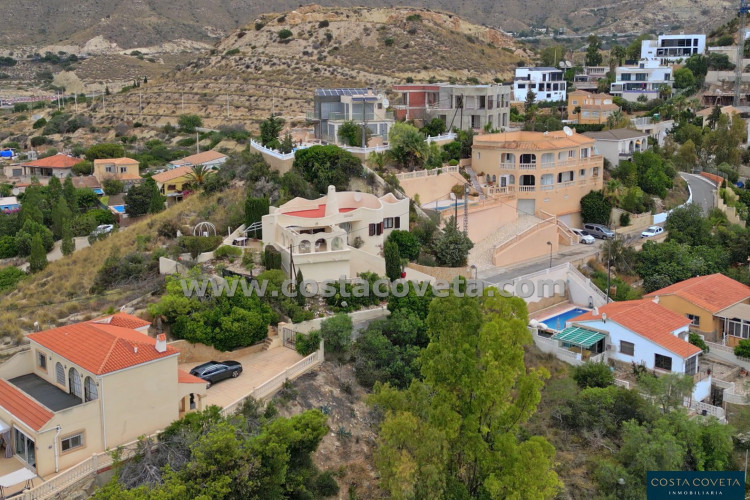 Cozy detached villa in Coveta Fumá with beautiful sea views