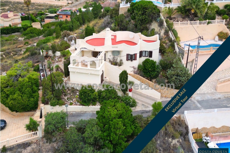 Cozy detached villa in Coveta Fumá with beautiful sea views