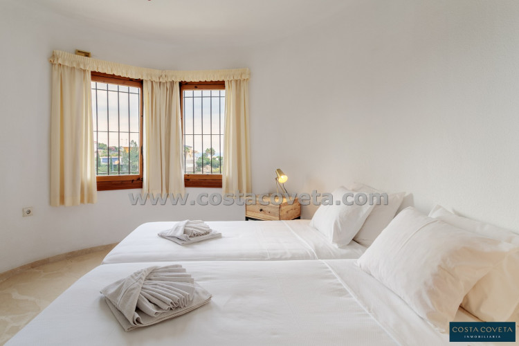 Cozy detached villa in Coveta Fumá with beautiful sea views