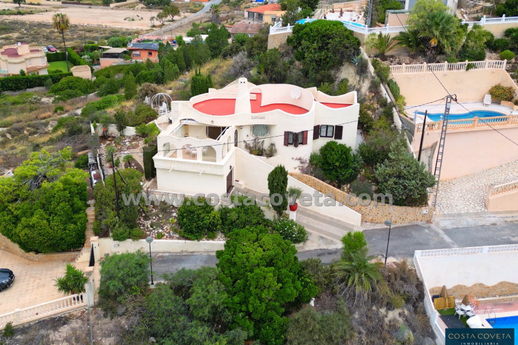 Cozy detached villa in Coveta Fumá with beautiful sea views