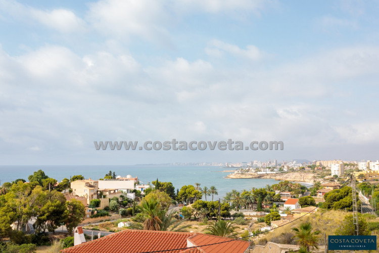 Cozy detached villa in Coveta Fumá with beautiful sea views