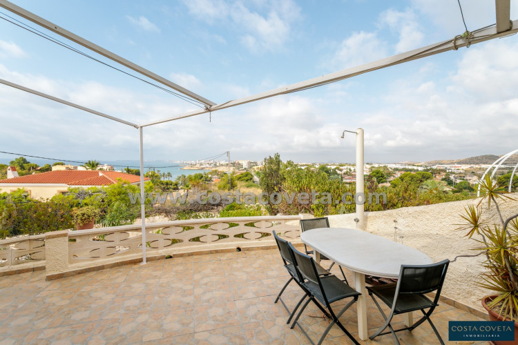 Cozy detached villa in Coveta Fumá with beautiful sea views