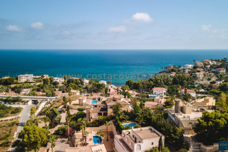 Exclusive and beautiful house with sea views and charming decoration