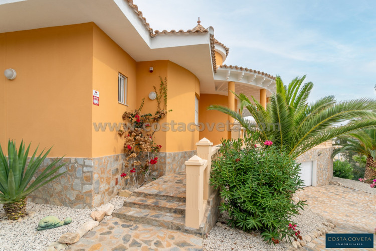 Exclusive and beautiful house with sea views and charming decoration