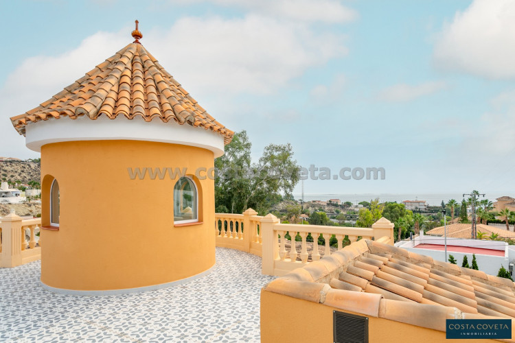 Exclusive and beautiful house with sea views and charming decoration