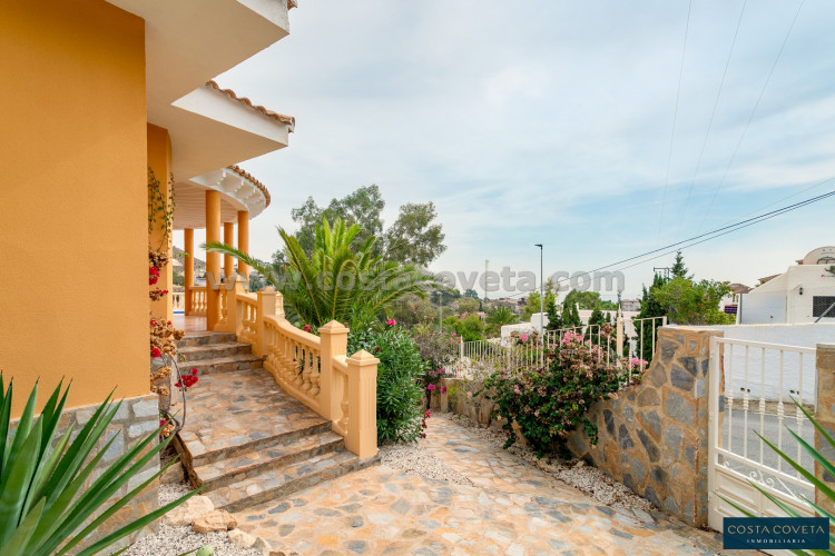 Exclusive and beautiful house with sea views and charming decoration